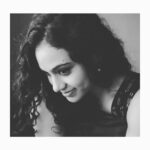 Rupa Manjari Instagram – You’re just a monochrome behind all the colorful chaos🖤🤍 black and white series continues……

Pc: @stoker_by_madhi 

#blackandwhitephotography #blackandwhite #black #white #monochrome #casualphotography #curlyhairgirl #chennai #actor #india #southindian #instamonday #instamood #instaphotography #instagramers #instapost #instagram #instagirl #instadaily😉 #insta #eveningvibes #mondayvibes #monday