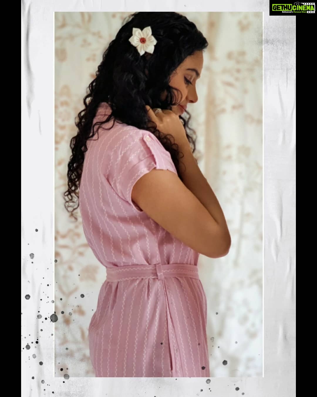 Rupa Manjari Instagram - The princess locked herself away in the highest tower, Hoping a knight in shining armor Would come to her rescue. ...and realized i could be my own knight๐ธ๐ธ๐ฆ๐๐งโโ๏ธ๐ ๐๐ Wearing Rose quartz shirt dress Shop at www.stokerwomen.com #getstokered #stokertheflyingmonkey #shirtdress #cottondresses #comfortclothing #happyclothingforyou #happysouls #thursday #thursdayvibes #thursdaytmotivation #thursdaythoughts #goodvibes #instadaily #instadailyphoto #instafashion #instagramers #instagram #insta #instagood #instapicture #instagirls๐#pinkdress #pink #pinkpinkpink