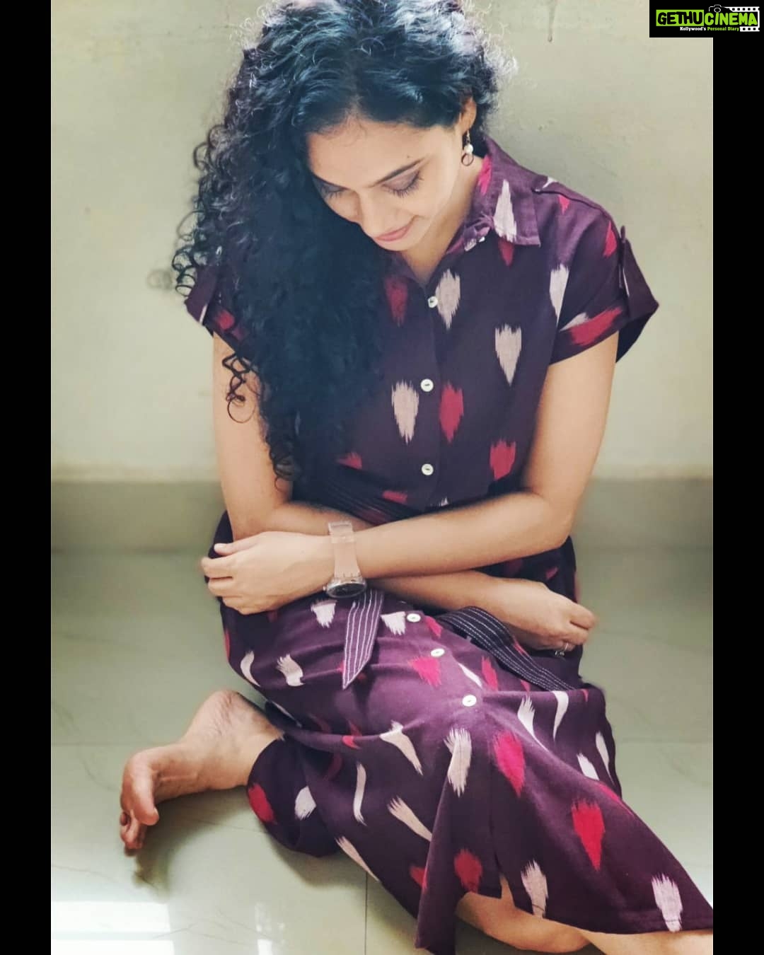 Rupa Manjari Instagram - Yesss its a Sunday😇 Wearing Earth Hue boxy collared shirt dress from stoker 🌼🌈💗🧚♀️🌠🌌 Shop at www.stokerwomen.com #ikat #ikatdress #getstokered #stokertheflyingmonkey #cottondresses #comfortclothing #happyclothingforyou #happysouls #sunday #sundayvibes #sundaymood☀️ #sundayfunday #goodvibes #instadaily #instadailyphotoq #instafashion #instagramers #instagram #insta #instagood #instapicture #instagirls💋