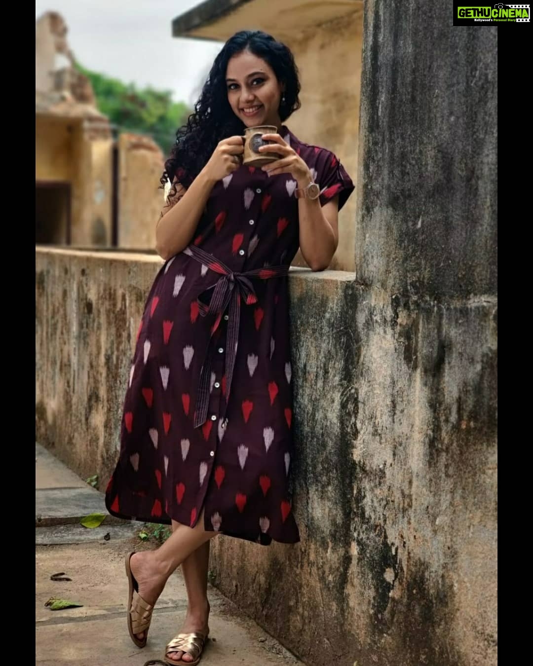 Rupa Manjari Instagram - Wearing Earth Hue boxy collared shirt dress from stoker ๐ผ๐๐๐งโโ๏ธ๐ ๐ Shop at www.stokerwomen.com #ikat #ikatdress #getstokered #stokertheflyingmonkey #cottondresses #comfortclothing #happyclothingforyou #happysouls #saturday #saturdayvibes #saturdaymood #goodvibes #instadaily #instadailyphotoq #instafashion #instagramers #instagram #insta #instagood #instapicture #instagirls๐