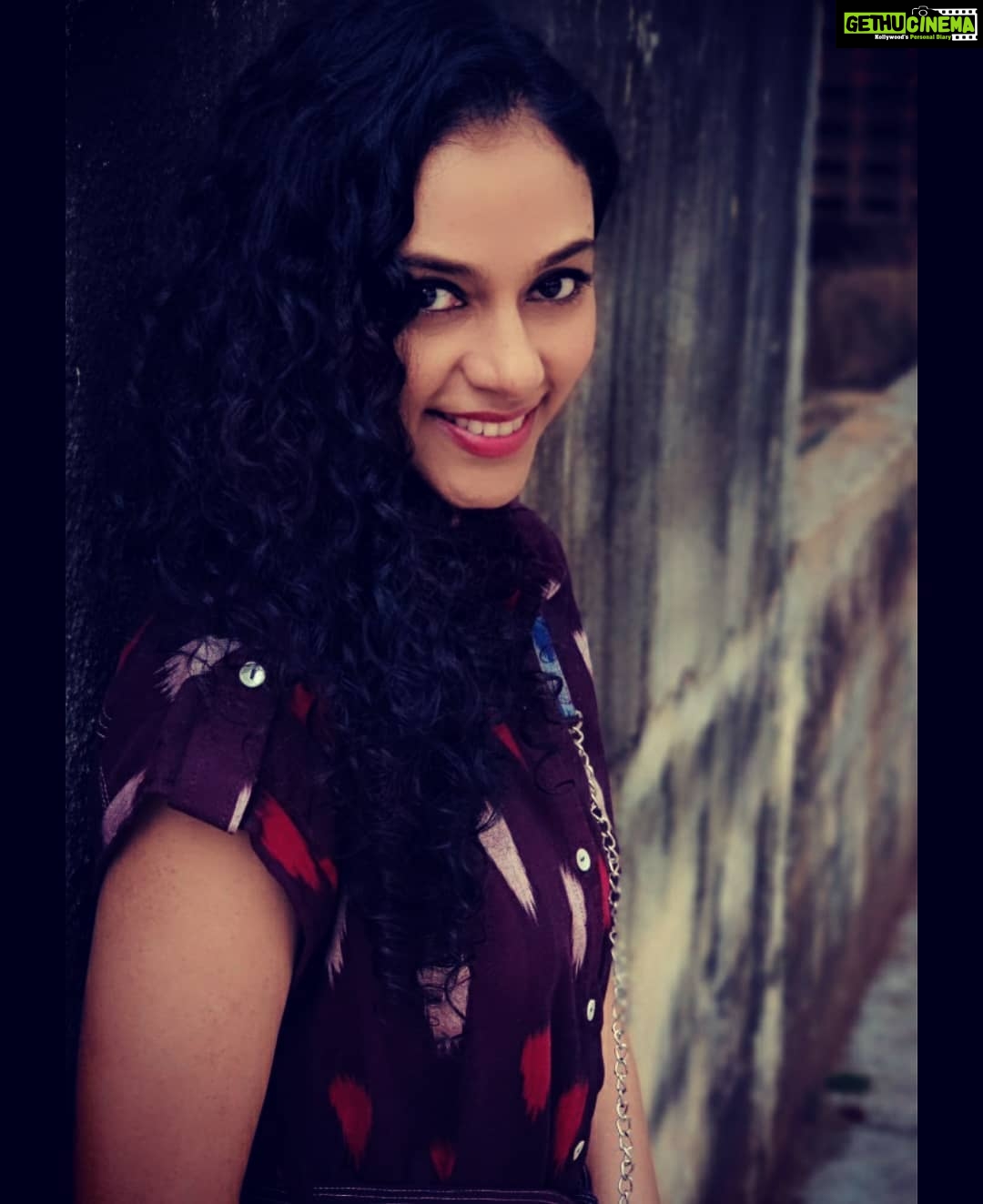 Rupa Manjari Instagram - Wearing Earth Hue boxy collared shirt dress from stoker ๐ผ๐๐๐งโโ๏ธ๐ ๐ Shop at www.stokerwomen.com #ikat #ikatdress #getstokered #stokertheflyingmonkey #cottondresses #comfortclothing #happyclothingforyou #happysouls #saturday #saturdayvibes #saturdaymood #goodvibes #instadaily #instadailyphotoq #instafashion #instagramers #instagram #insta #instagood #instapicture #instagirls๐