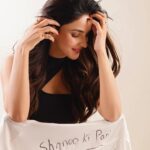 Saba Qamar Zaman Instagram – The beginning of chapter 4 Oh I mean till infinity 🧿😍🧘‍♀️

📸 @shahbazshaziofficial 
💄 @shaziarashidmakeupartist