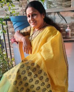 Sabitha Anand Instagram - Lakshmi from the sets of #anbeshivam 😍

Beautiful saree from @mookambikasarees_salem 
Do check their page for more amazing collections! @mookambikasarees_salem ❣