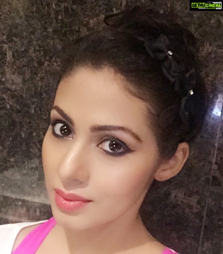 Sadha Instagram - #selfietime #southindianfilms #tollywoodactress #tollywood #kollywoodactress #kollywood