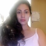 Sadha Instagram - #naturalcurls #naturalcurlsrock #selfietime #nomakeupselfie ☺️