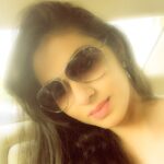 Sadha Instagram – #selfietime #sunnies #mumbai 😄