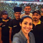 Sadha Instagram - Happy faces after a hectic day! 😀💚🌱 @earthlings.cafe #teamwork #earthlingscafe #myteam #vegancafe #sadaasgreenlife #mylife #veganlife #veganbusiness #veganentrepreneur #enterpreneur #lovemylife #blessed #gratitude #veganpower #mumbaivegan #vegan #veganfood #vegansofinstagram #vegansofindia #indianvegan #veganactor #ethicalvegan #happiness #peace #animallover Earthlings Cafe
