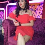 Sadha Instagram - Monday sets the tone for the week...Be a Beast today.....Good Morning everyone😍....#happymonday #behappy #besafe