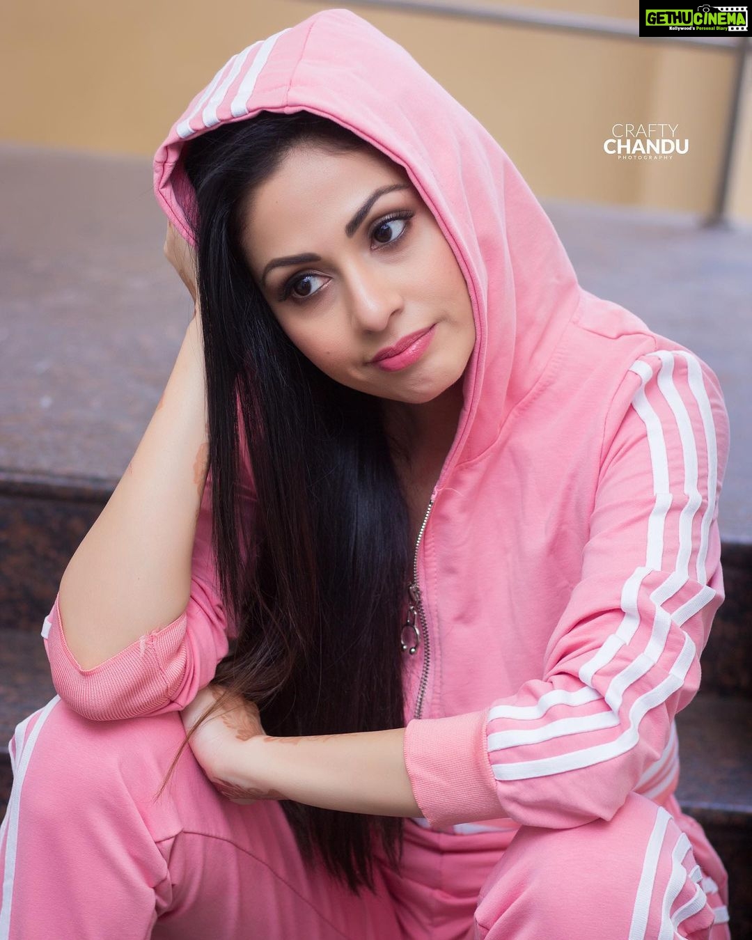 Sadha Instagram - #lockdownlife 📷@crafty_chandu
