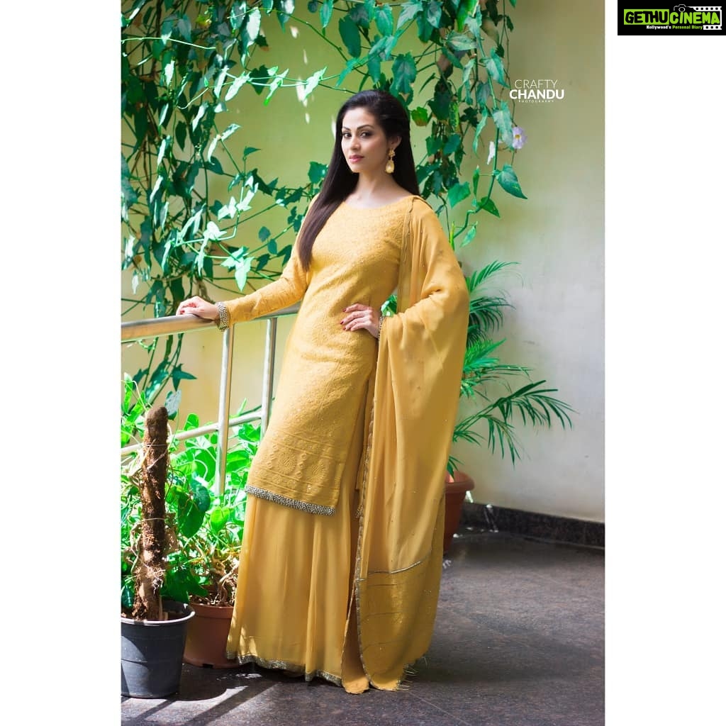 Sadha Instagram - When there's darkness, be your own sunshine! ๐๐งก๐ Styled by @impriyankasahajananda Outfit by @bharat_adiani Accessories by @bellofox Photography by @crafty_chandu