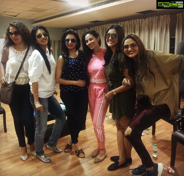 Sadha Instagram - What better way to celebrate #womensday2019 than start a film with all women as leads! Why can't women have all the fun??? 😀 Fun starts with the shoot of #KittyParty.. #love #life #gratitude #blessings #crazy #girlsgang #telugu #tollywood #actorslife