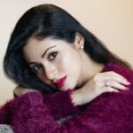 Sadha Instagram – It’s Monday time to sparkle & shine🤩🤩