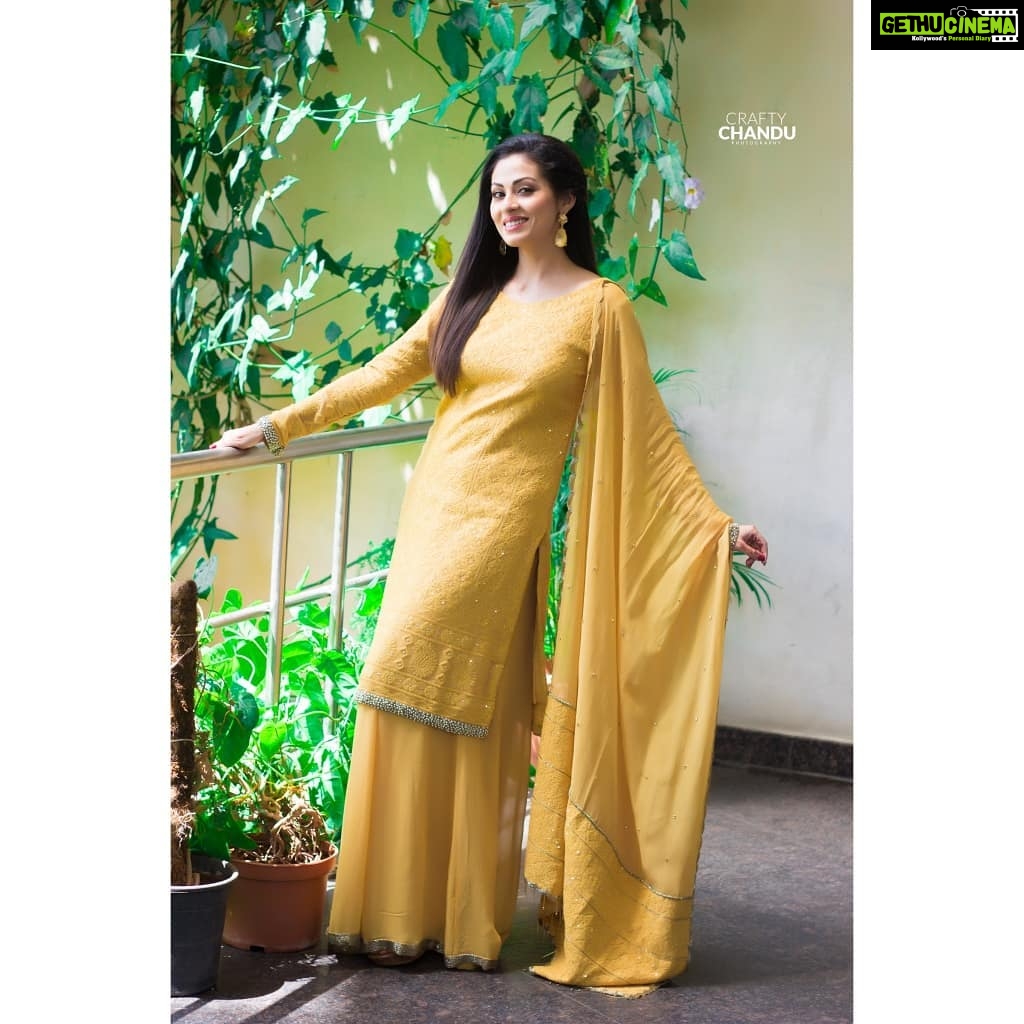 Sadha Instagram - When there's darkness, be your own sunshine! ๐๐งก๐ Styled by @impriyankasahajananda Outfit by @bharat_adiani Accessories by @bellofox Photography by @crafty_chandu