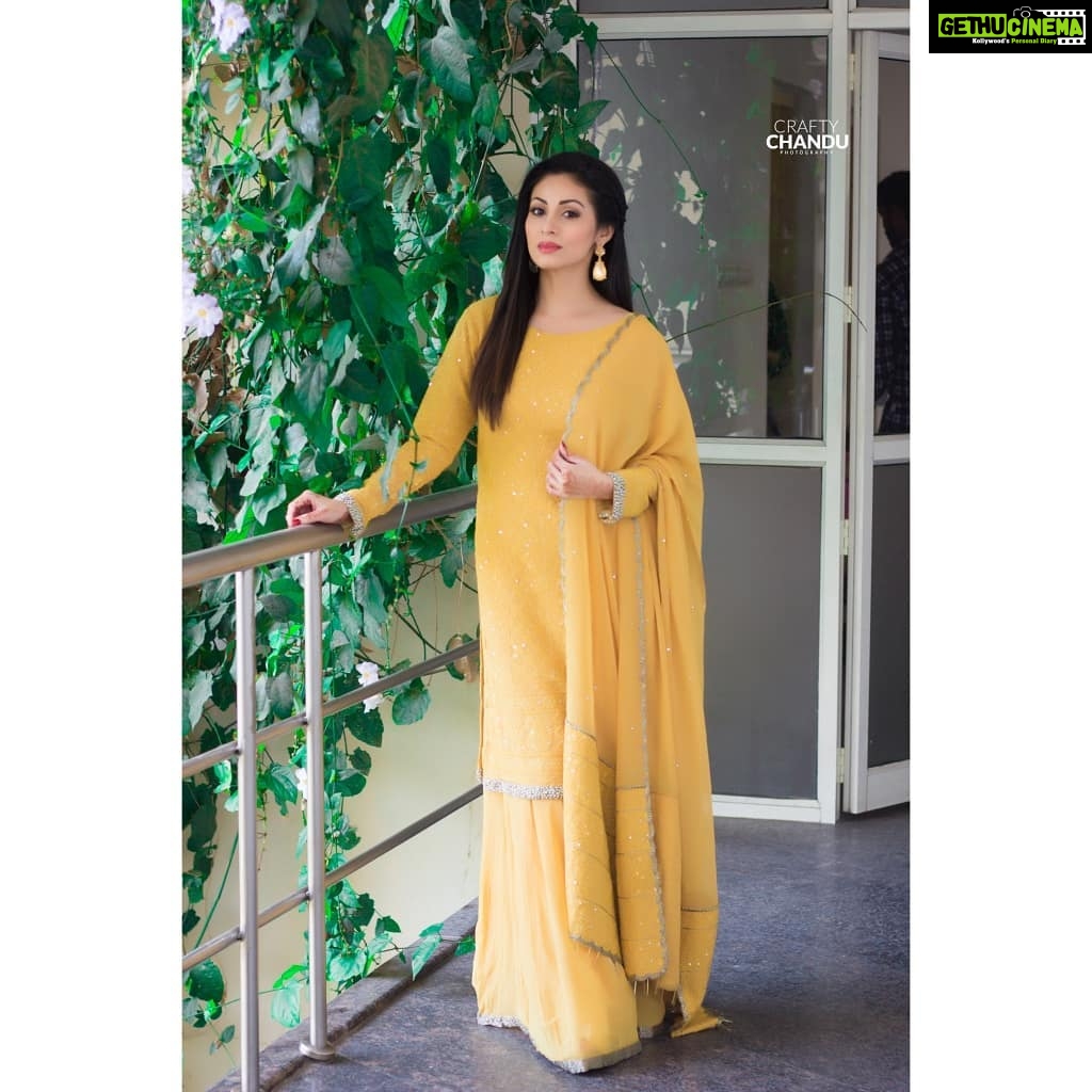 Sadha Instagram - When there's darkness, be your own sunshine! ๐๐งก๐ Styled by @impriyankasahajananda Outfit by @bharat_adiani Accessories by @bellofox Photography by @crafty_chandu
