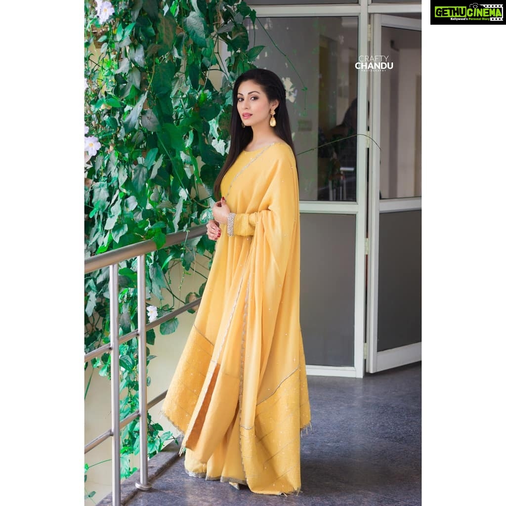 Sadha Instagram - When there's darkness, be your own sunshine! ๐๐งก๐ Styled by @impriyankasahajananda Outfit by @bharat_adiani Accessories by @bellofox Photography by @crafty_chandu
