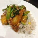 Sadha Instagram – What Vegans eat! 💚
#veganlife #chinesefood #lunch #meatfree #dairyfree #plantbased #crueltyfree #guiltfree #healthy #veggies #greens #vegansofig #liveandletlive Mainland China