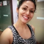 Sadha Instagram - I seek happiness in small things like these; posing in someone's else's glasses.. I so loved this frame!! 😀😍 #yogaclass #smalljoysoflife #happiness #love #peace #sefie #nomakeup #sillyme