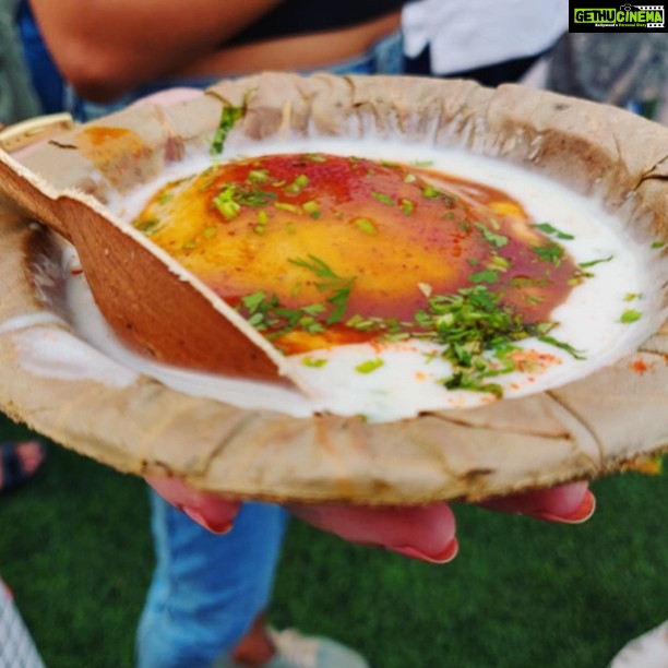 Sadha Instagram - Last Sunday at the 'One Earth Festival'!!! What do Vegans eat??? Food that doesn't involve abuse and murder of other sentient beings! Healthy, delicious & cruelty free food! P.S. There was much more variety than pictured here.. Pics courtesy: Sahil Bhambri #GoVegan #LiveAndLetLive #DairyFree #MeatFree #NoDeadAnimalOnMyPlate #oneearthfestival2018 #vegans #vegansofig #mockmeat #plantbasedfoods