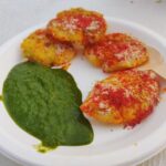 Sadha Instagram - Last Sunday at the 'One Earth Festival'!!! What do Vegans eat??? Food that doesn't involve abuse and murder of other sentient beings! Healthy, delicious & cruelty free food! P.S. There was much more variety than pictured here.. Pics courtesy: Sahil Bhambri #GoVegan #LiveAndLetLive #DairyFree #MeatFree #NoDeadAnimalOnMyPlate #oneearthfestival2018 #vegans #vegansofig #mockmeat #plantbasedfoods