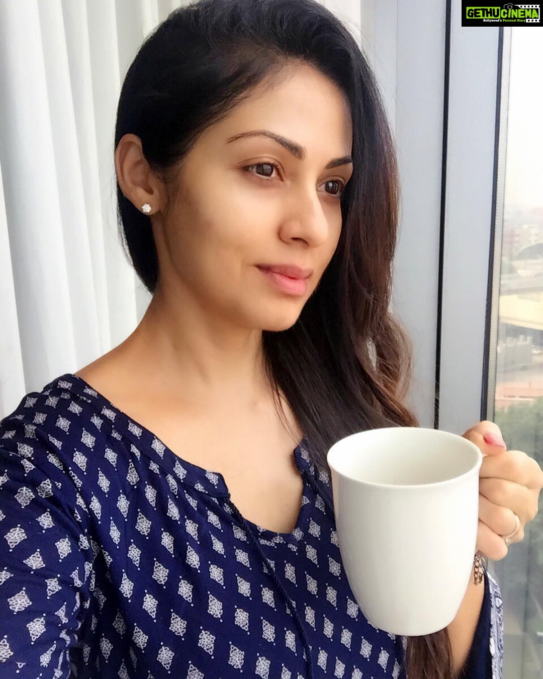 Sadha Instagram - Gazing into the infinity of the sky, realising how vast the universe is and we are so very small.. There can't be any scope for ego, complaints and regrets.. Just counting the innumerous blessings I've been showered with! πππ P.S. There's a lot of dairy-free tea in that huge mug.. #justsaying as you can't see! π¬ #notposing #thoughts #gratitude #blessings #love #peace #serenity #humility #morningpost #veganlife