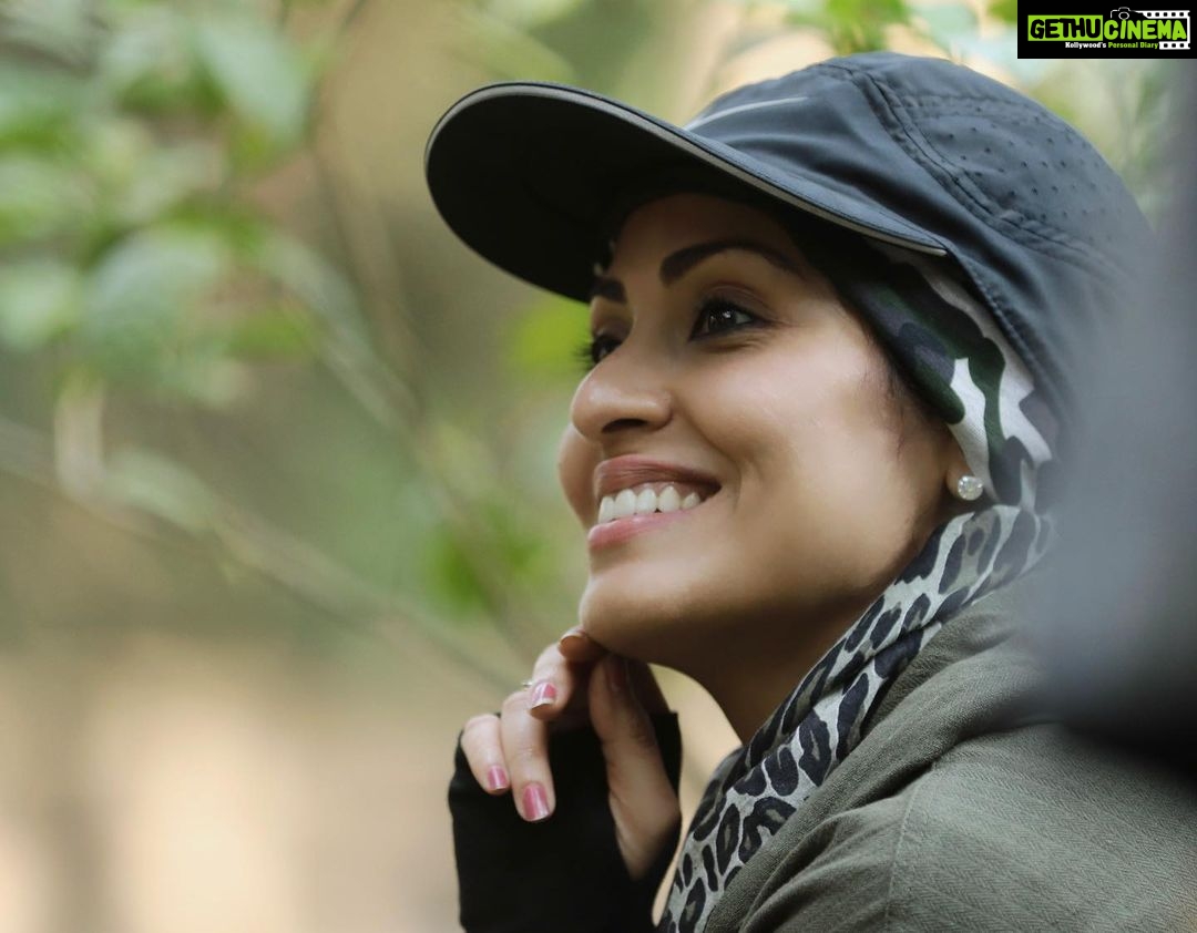 Sadha Instagram - From Bandhavgarh Diaries!! ☺️ Thank you @ravi_bandhavgarh for this candid picture! #travel #traveller #forest #safari #wildlife #blessed #mylife #sadaasgreenlife #intothewild #wild #bandhavgarh #bandhavgarhtigerreserve #bandhavgarhnationalpark Bandhavgarh National Park