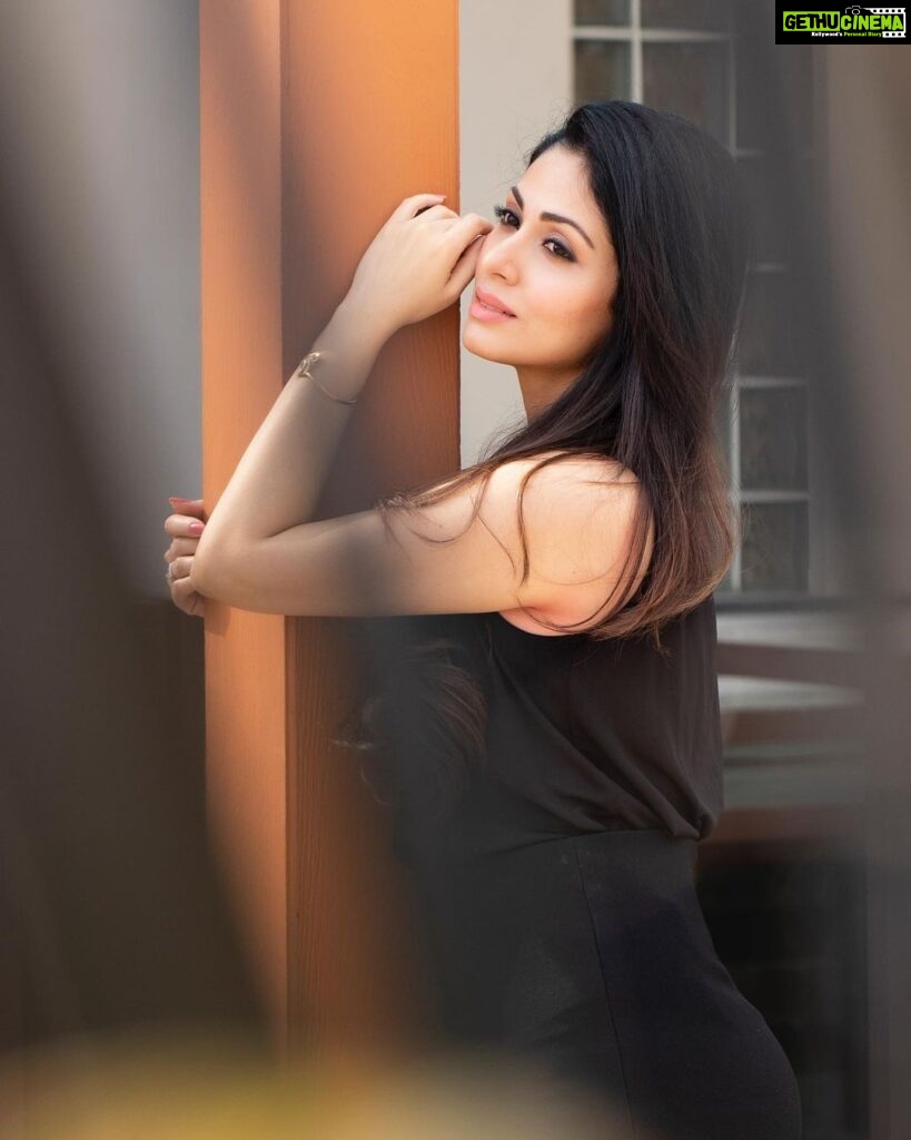 Sadha Actress Sadha HD Instagram Photos and Wallpapers December 2021 | Gethu ...