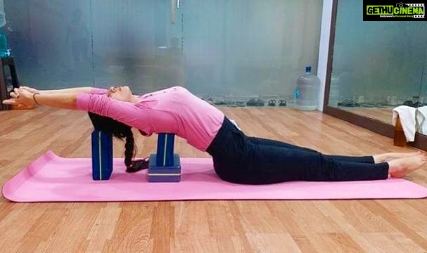 Sadha Instagram - Surrendering to the flaws, to the imperfections, to the process, with full faith, knowing this is just the beginning and it'll only get better from here! ππ Thank you @ajinkyameheryoga for surprising me with the pic! βΊοΈ #enjoythejourney #nolookingback #longwaytogo #notgivingup #ashtanga #yoga #stretch #practice #peace #wayoflife #vegan #lifestyle #priorities