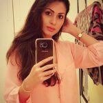 Sadha Instagram – Would you like you, if you met you?? #mirrorselfie #morningpost