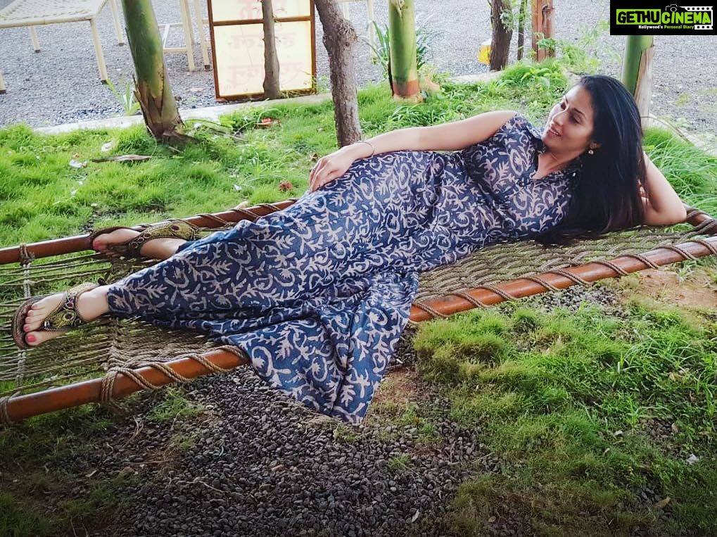 Sadha Instagram - When in a doubt, lie on a Khatiya! 😜 Picture credit: @bharti03 Caption credit: @ppriyanka81 #girlsgang #traveltime