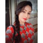Sadha Instagram – From earlier today 😊