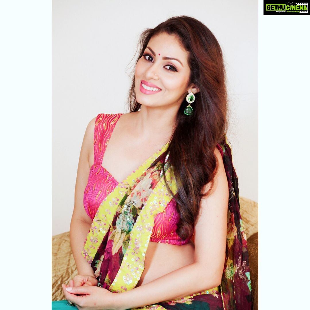 Sadha Instagram - Happy Dassera to you all! 🙏🙏🙏 wishing in advance I know! #indianfestival #indiantradition #indianstyle #southindianactress #kollywood #kollywoodactress #tollywood #tollywoodactress