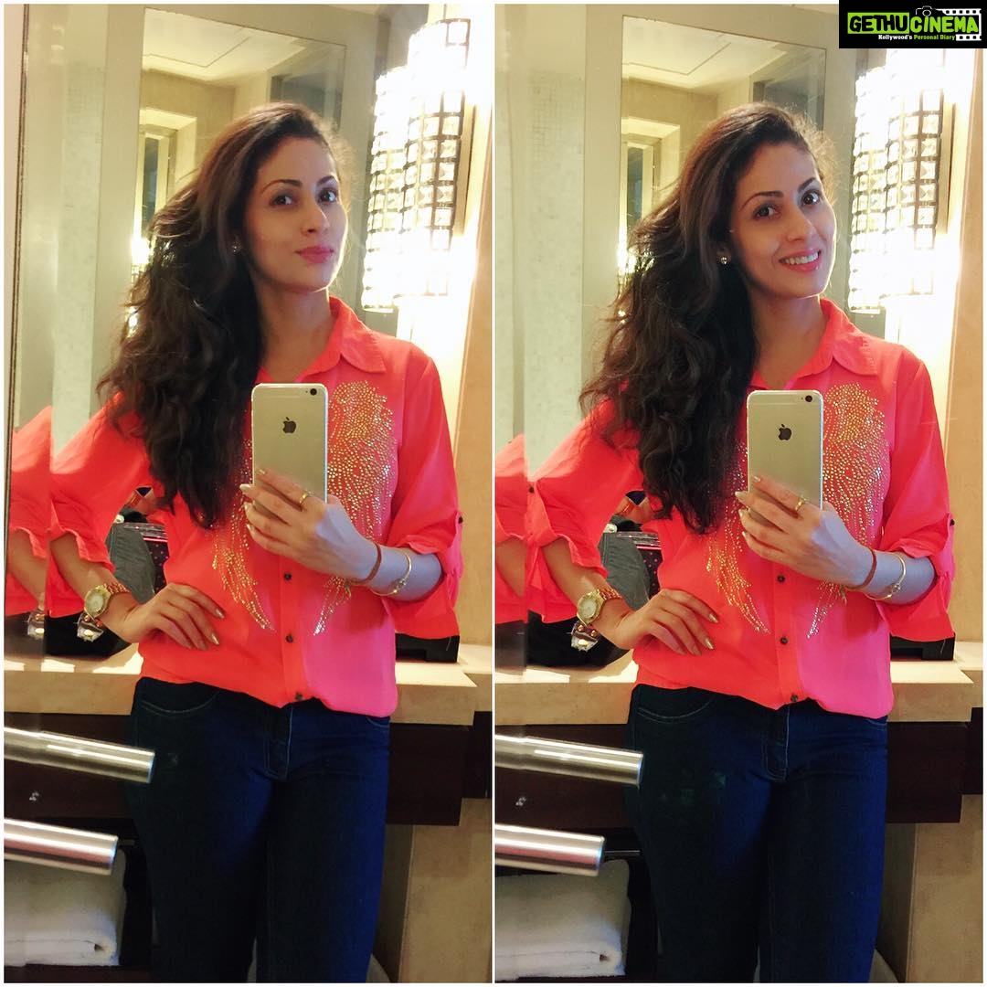 Sadha Instagram - #goodmorning sweethearts! It's a new beginning today! Something that you have been waiting to know for so long! I finally start my Tamil movie today ππ yayyy! #selfie #selfietime #selfiecollage #mirrorselfie #alwayssmile #newbeginnings