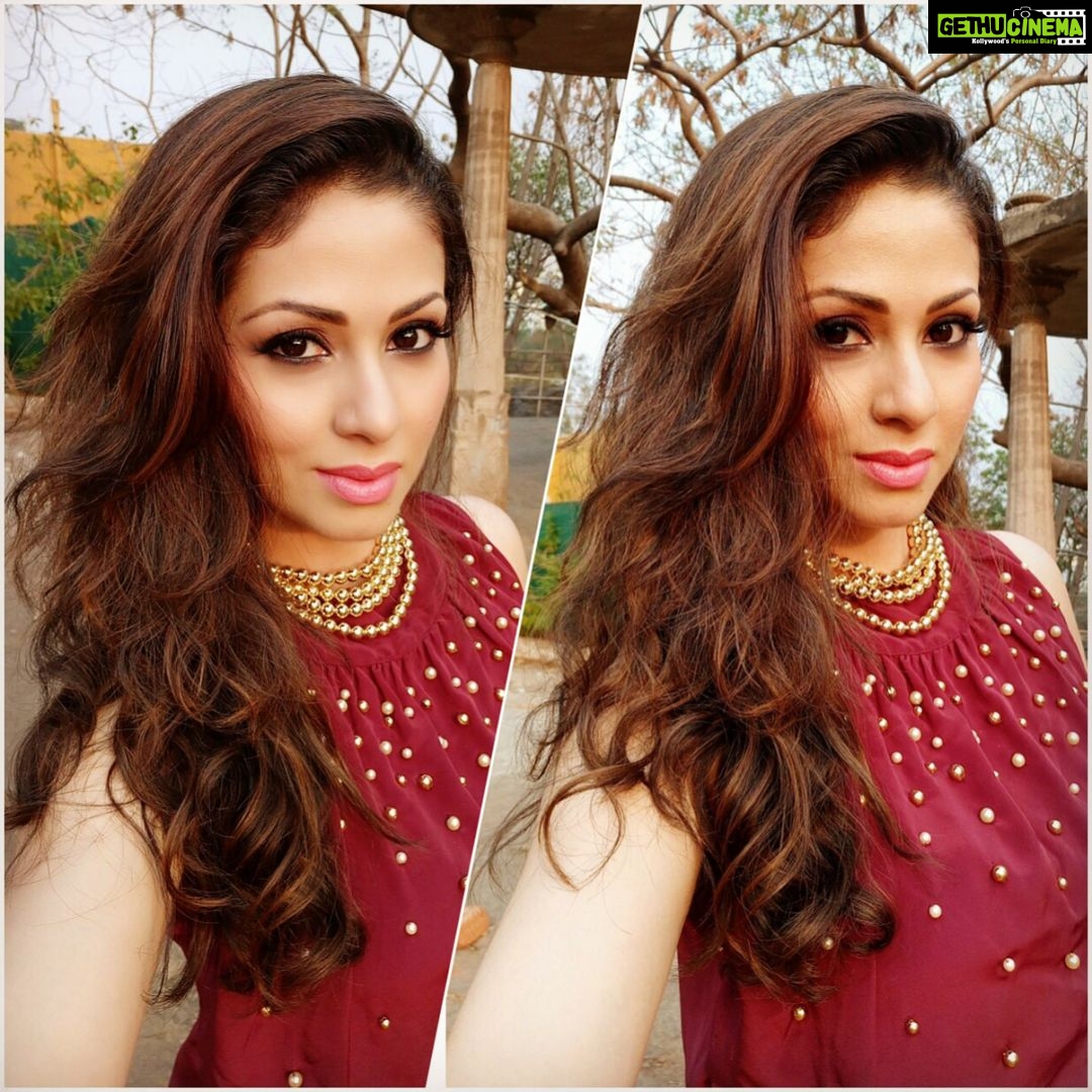 Sadha Instagram - #selfietime #selfie #selfiecollage #curlsareback #hairytales
