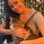 Sadha Instagram - From Big to Small Cats! Love them all and they too seem to love me as much!!! 😃😃😃 #MoMo @earthlings.cafe #catlover #animallover #vegancafe #happiness #blessed Earthlings Cafe