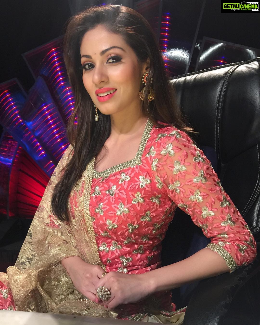 Sadha Instagram - #judge #danceshow #realityshow #entertainment #fun #lovedance 😄