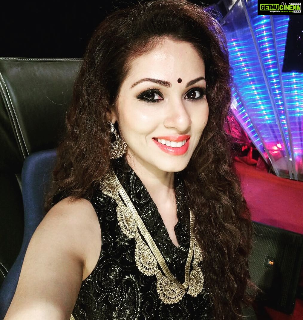 Sadha Instagram - #selfietime #selfie #smile 😄