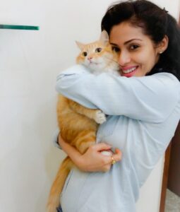 Sadha Instagram - #appleofmyeye #loveofmylife #kingofmycastle #sheru ❤️