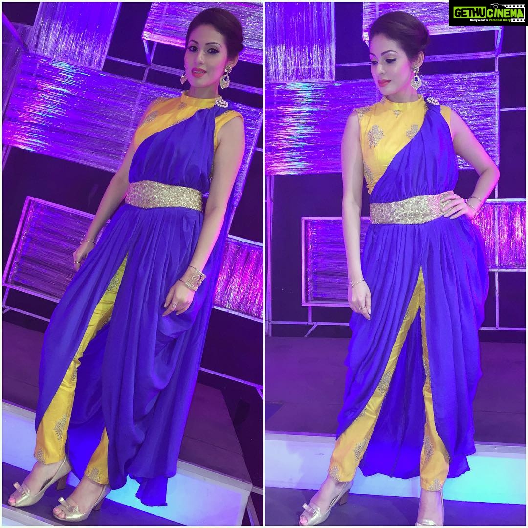 Sadha Instagram - #judge #realityshow #danceshow #weekend #entertainment #fun #lovedance 💜💙