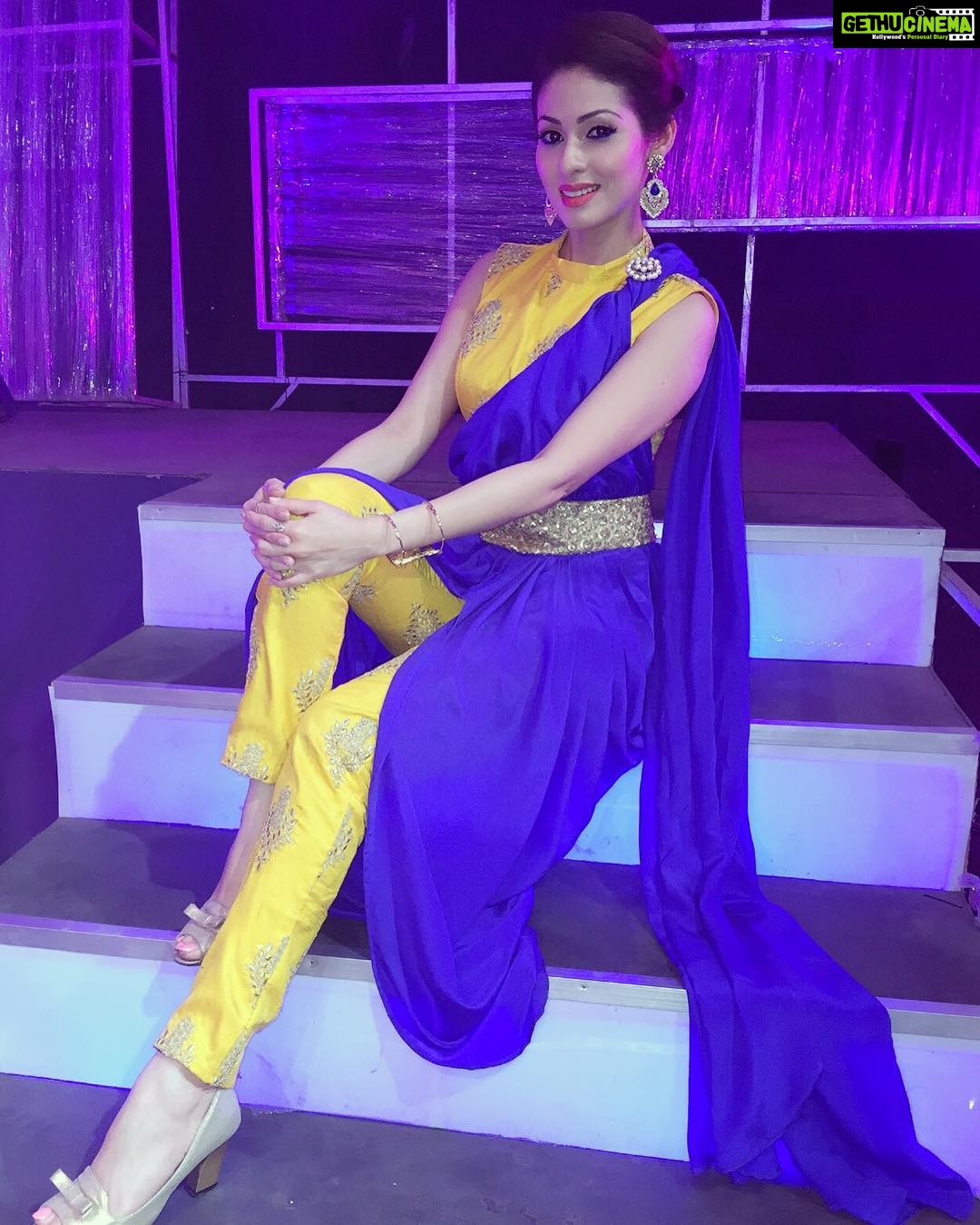 Sadha Instagram - #judge #danceshow #realityshow #weekend #entertainment #fun #lovedance 💛💙