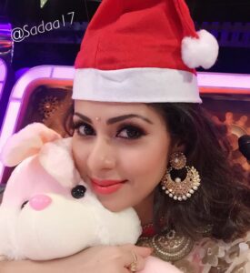 Sadha Instagram - #merryxmas 🎄🎁🎉🎊🎐