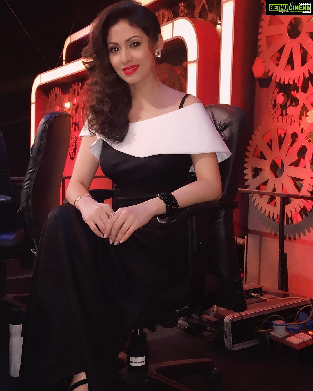 Sadha Instagram - #lovedance #judge #realityshow #danceshow #entertainment #weekend 💃💃💃