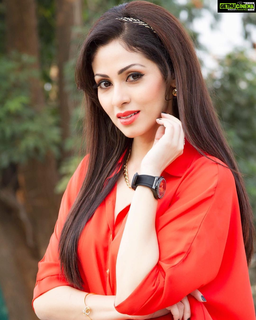 Sadha Instagram - #realityshow #danceshow #judge #lovedance #telugu #tollywoodactress💃💃💃