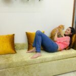 Sadha Instagram - #homesweethome #loveofmylife #appleofmyeye #loveyoutothemoonandback #shera 😄 #sundaymorning Lokhandwala, Andheri W, Mumbai