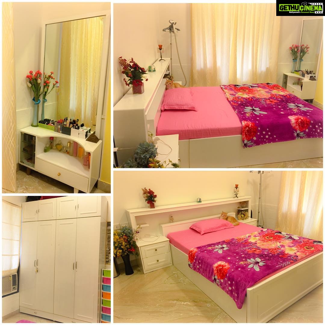 Sadha Instagram - #myroom #loveit #lovepink #homesweethome 😄
