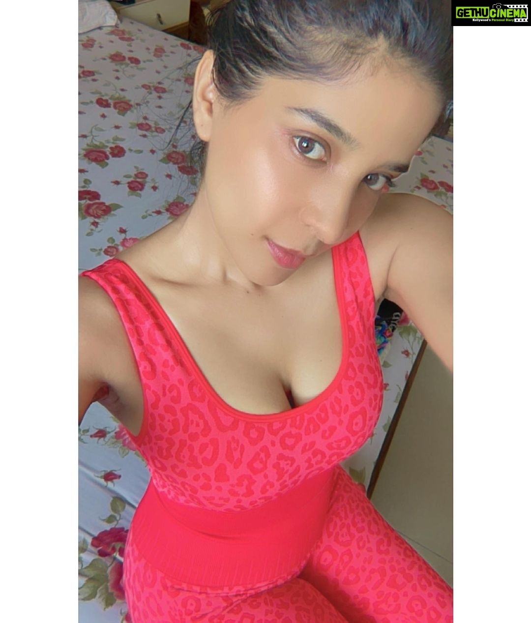 Sakshi Agarwal Instagram - Your body is a reflection of your lifestyle❤️ Chennai, India