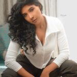 Sakshi Agarwal Instagram - I aspire to be a Giver! Giver of Love, Giver of Good Vibes And a Giver of Strength💞 . Photography :- @vfrstudios.in_ @vino_francis_roy Makeup :- @anupama.krishnamachari Hairstylist :- @jamunadevraj @tisisnaveen . #casualstyle #instatrend #ootd Chennai, India