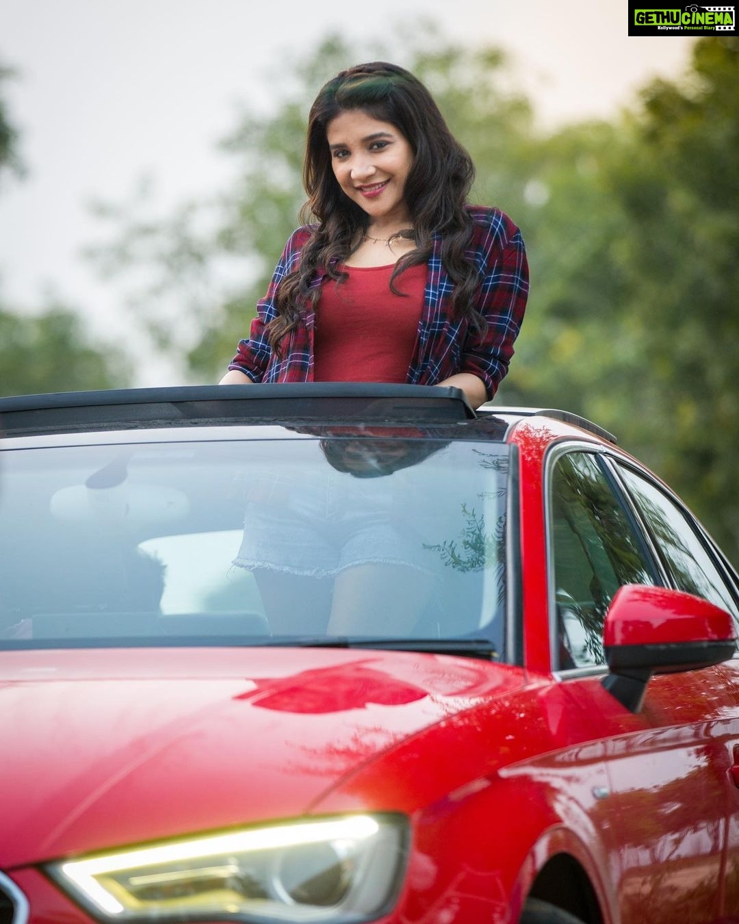 Sakshi Agarwal Instagram - Wake up to a new day of possibilities❤️ . Shoot for #stepstone @stepstonegroup #adshoot Pondicherry