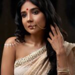 Sakshi Agarwal Instagram - The more the trees goes up in the air , the more it goes down to the earth . Remember humility in Greatness .. Styling & Outfit @soigne_official_ Photography @rprasanavenkatesh Makeup @anupama.krishnamachari Hairstylist @the.curly.stylist Team @_iam__adnan @tisisnaveen #photoshoot #bengaligirl #bengali #feminine #girlpower #fitness #fitnessfreak
