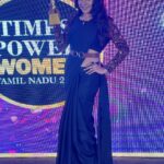 Sakshi Agarwal Instagram - Thank you @timesofindia for the honorable “Power Women” award - Best Debutant Performance❤️ . I dedicate this to the power woman in my life- My mom🥰 who has been there for me relentlessly and unconditionally . . Thank you @labelswarupa for the beautiful outfit and @mua_supriya @banu_hairstylist_sareedrapist dor decking me up❤️ . #chennaitimes #toi #timesofindia #powerwomen #awards #bestdebutant #sakshiagarwal #chennaitimes Taj Connemara