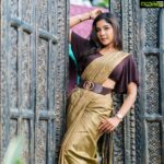 Sakshi Agarwal Instagram - If not me , then who? . @ngrnandha @divastylistmakeupartistry7 @tisisnaveen @elementsoneastcoast . #beltsaree #goldensilksaree #sakshiagarwal #goldenhourlight #kollywoodactor Elements on East Coast